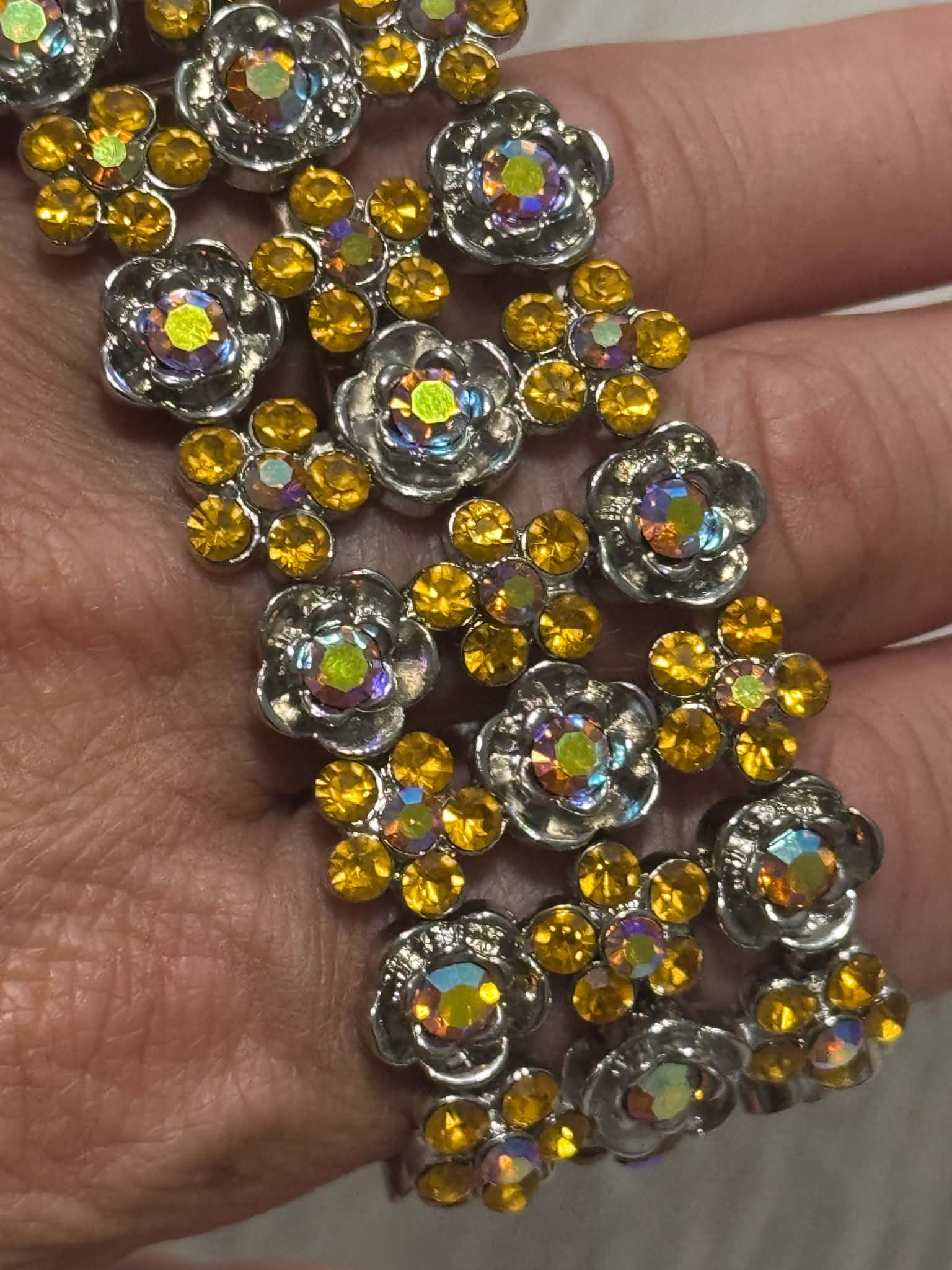 Retro Amber Crystal Flower Bracelet – Vintage Silver Tone Rhinestone Bracelet – Bridal, Party & Evening Jewelry