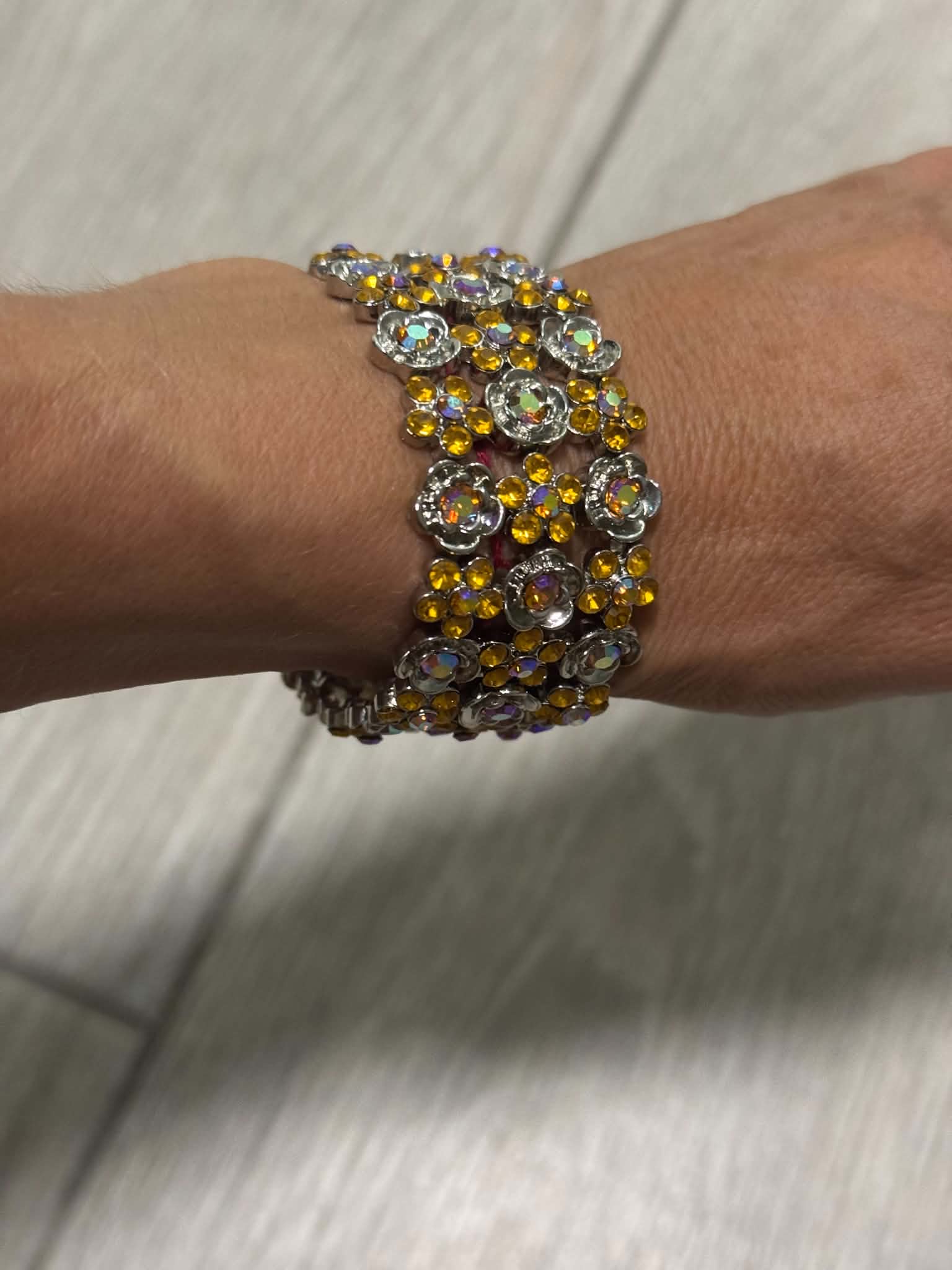 Retro Amber Crystal Flower Bracelet – Vintage Silver Tone Rhinestone Bracelet – Bridal, Party & Evening Jewelry