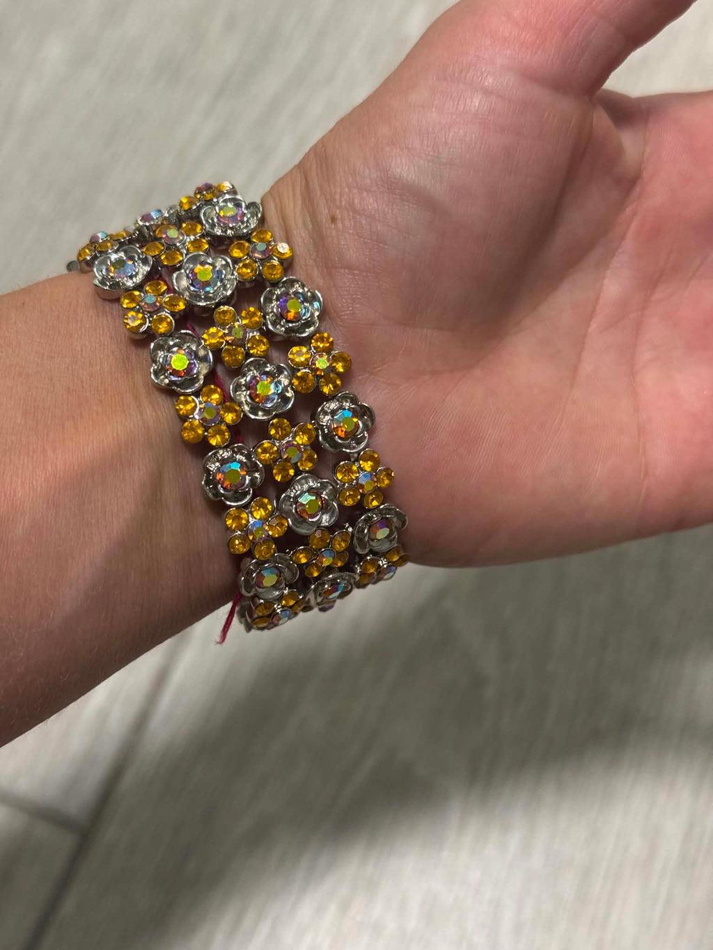 Retro Amber Crystal Flower Bracelet – Vintage Silver Tone Rhinestone Bracelet – Bridal, Party & Evening Jewelry