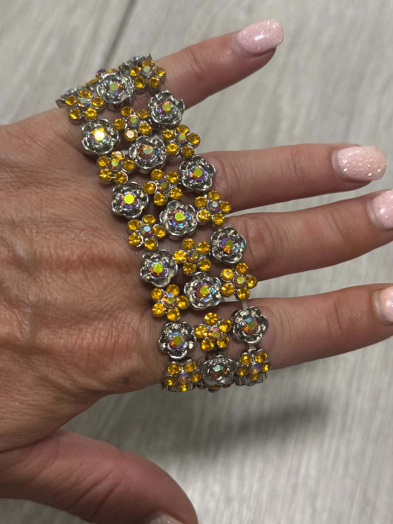 Retro Amber Crystal Flower Bracelet – Vintage Silver Tone Rhinestone Bracelet – Bridal, Party & Evening Jewelry