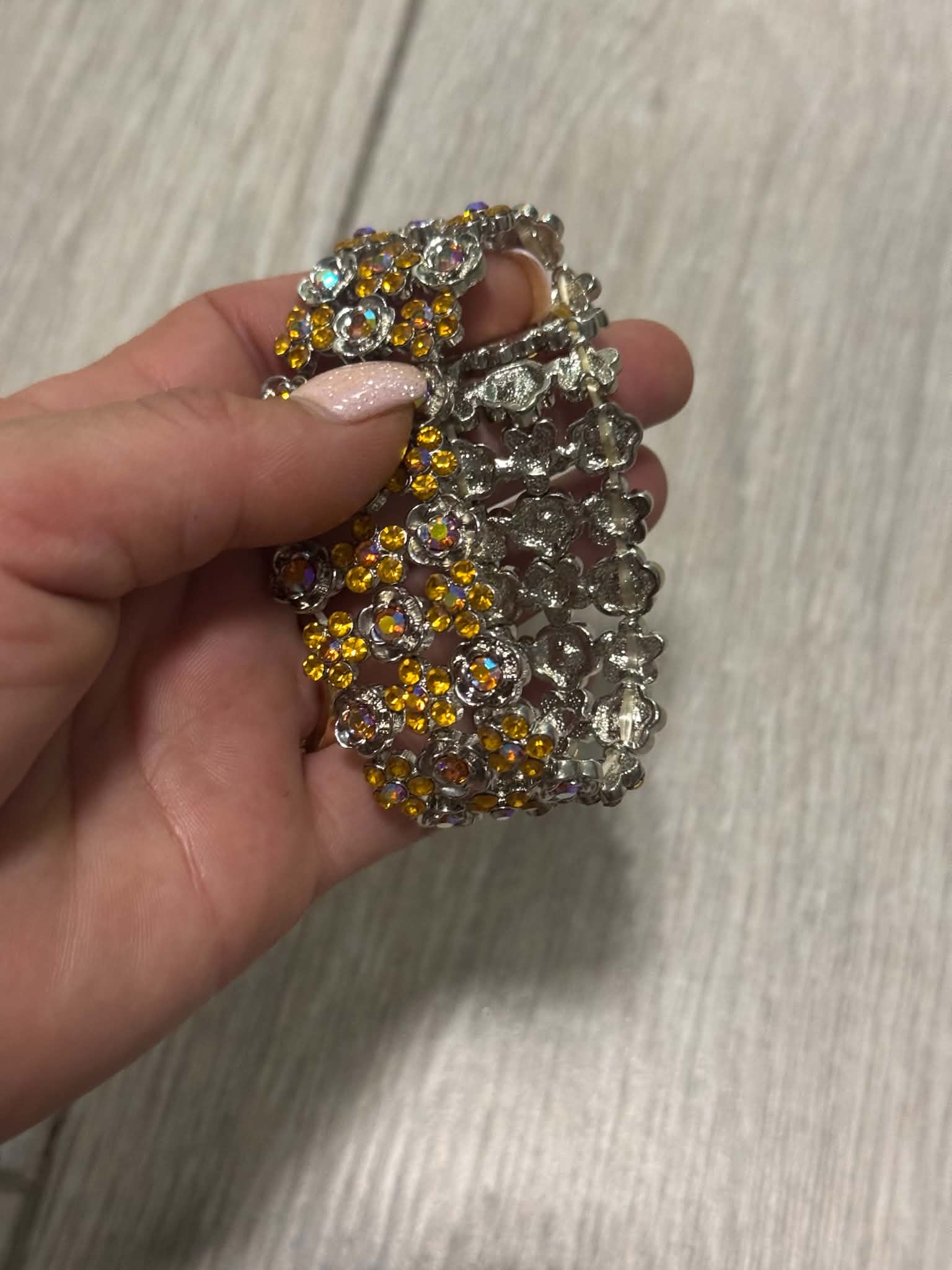 Retro Amber Crystal Flower Bracelet – Vintage Silver Tone Rhinestone Bracelet – Bridal, Party & Evening Jewelry
