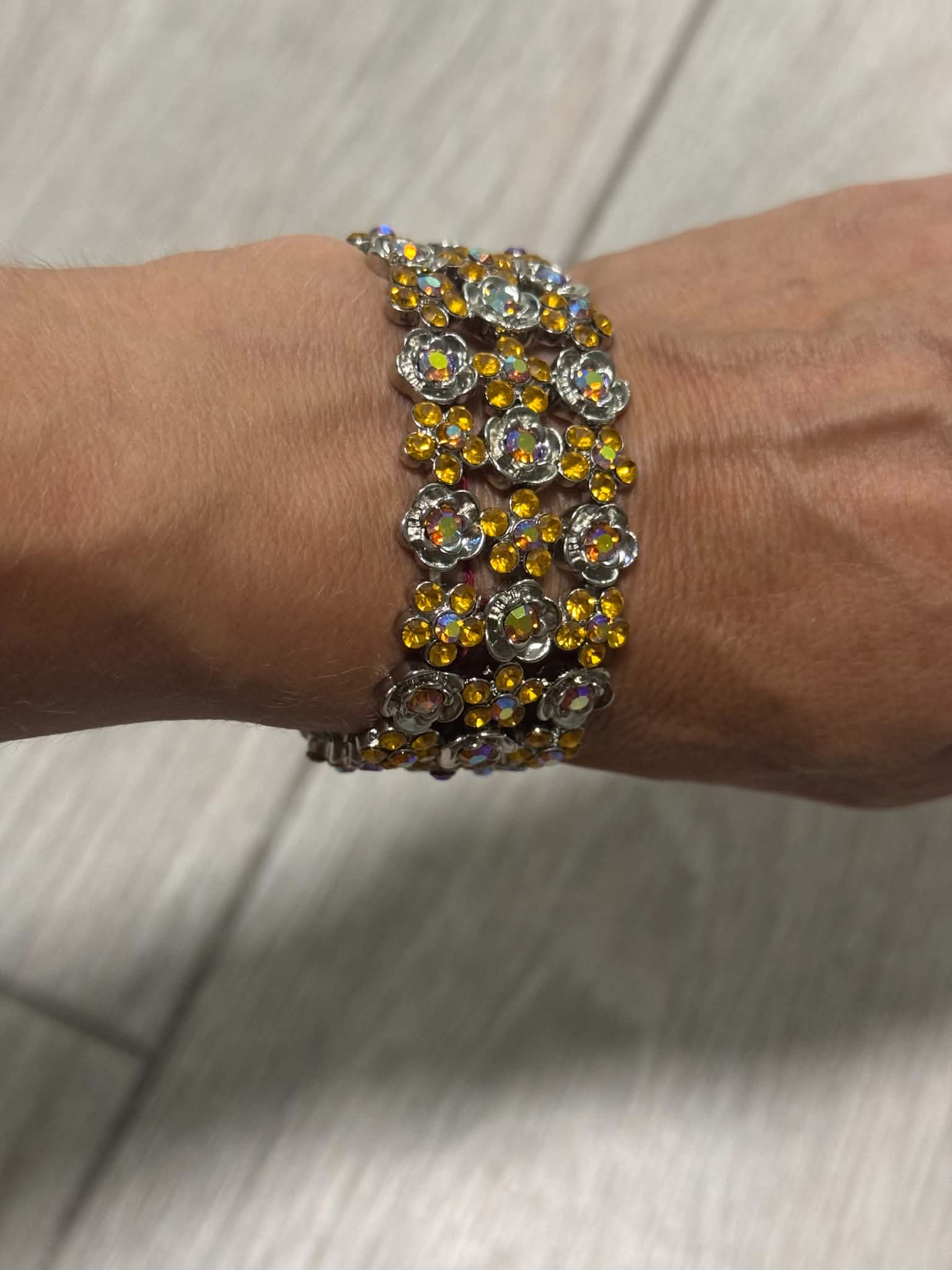 Retro Amber Crystal Flower Bracelet – Vintage Silver Tone Rhinestone Bracelet – Bridal, Party & Evening Jewelry